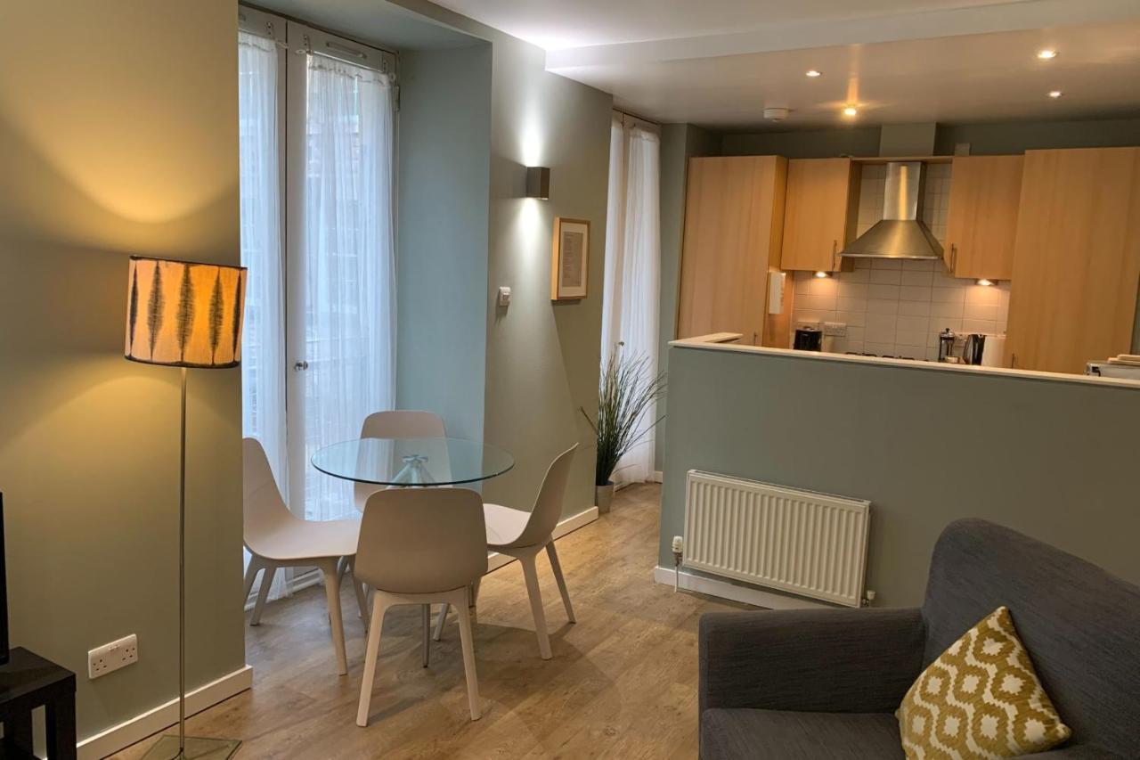 Bright And Stylish Apartment - Old Town إدنبرة المظهر الخارجي الصورة